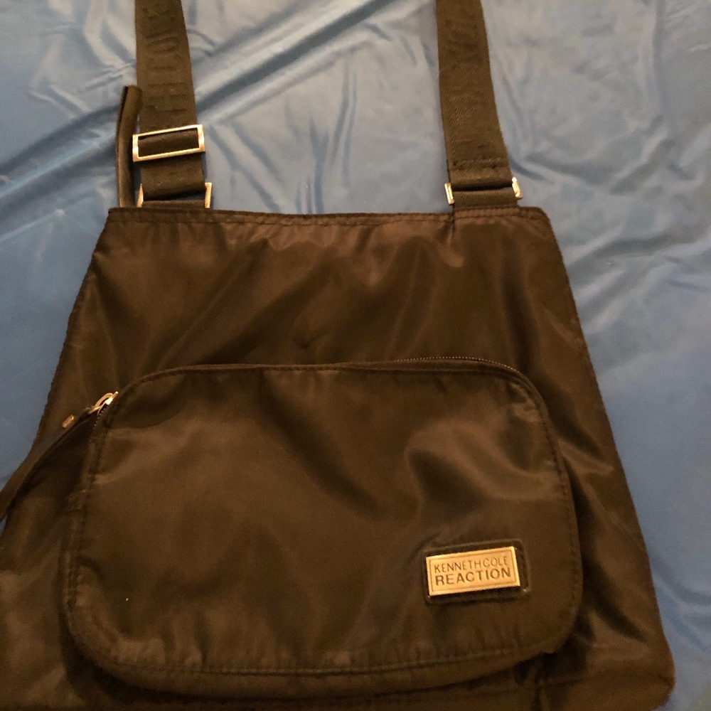 Kenneth Cole Reaction cross body purse